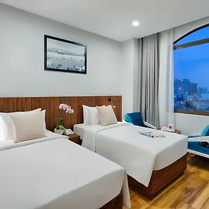 Happy Life Grand & Rooftop Skybar Ho Chi Minh City